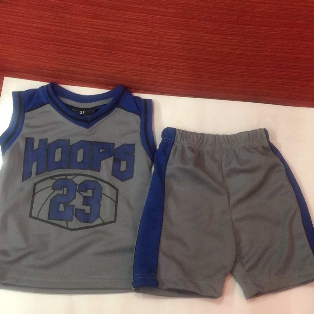 NWT Kids short set